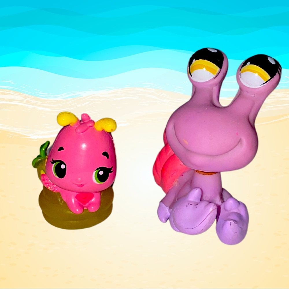 LPS hermit crap and hatchimal accessory set of two